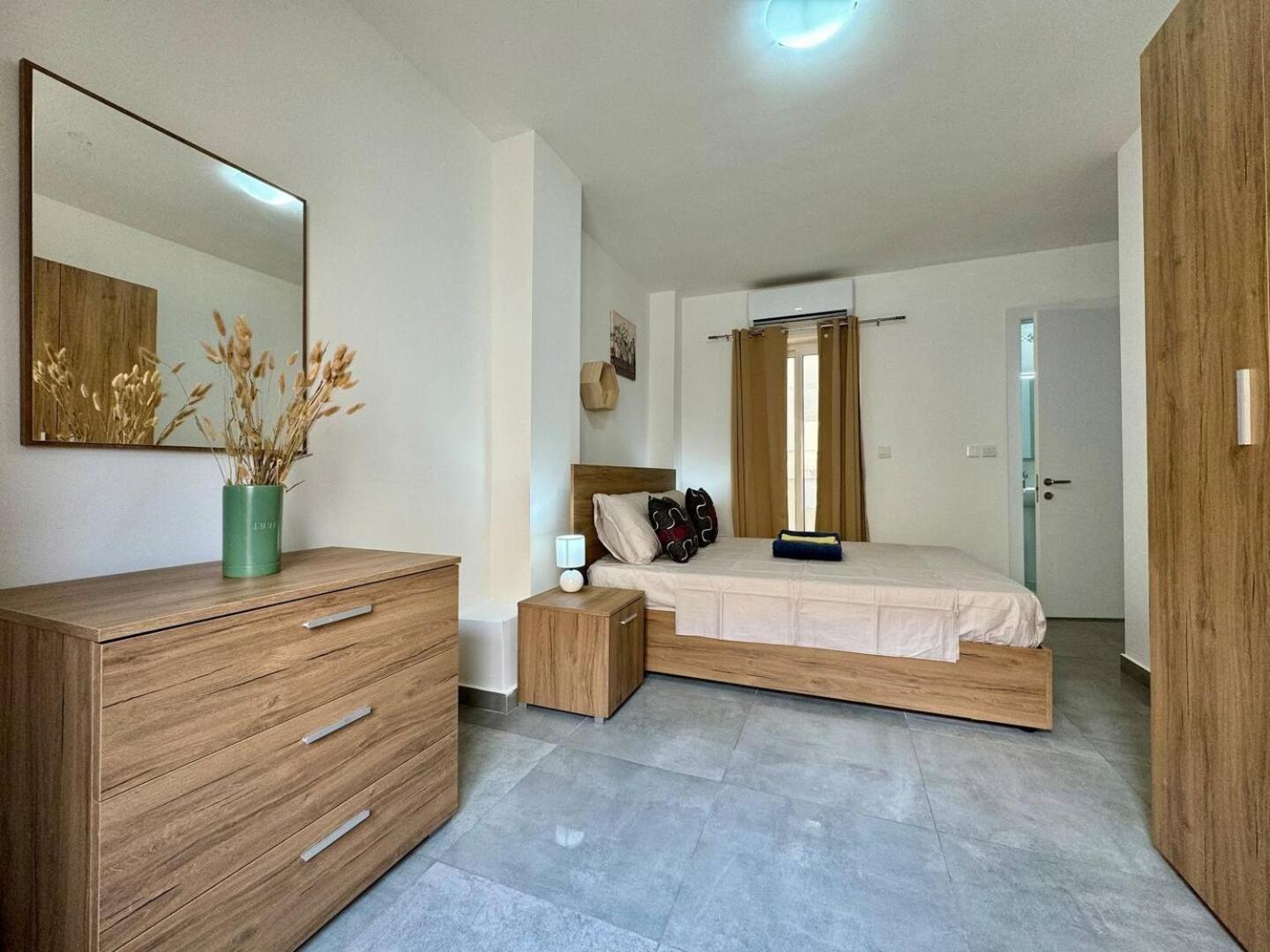 Mive-Delux Three Bedroom Apartment In Marsaskala Kültér fotó